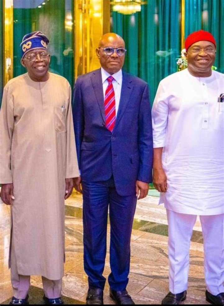 
Atiku picks Okowa as running mate, N1bn Wike suit moved to Port Harcourt 