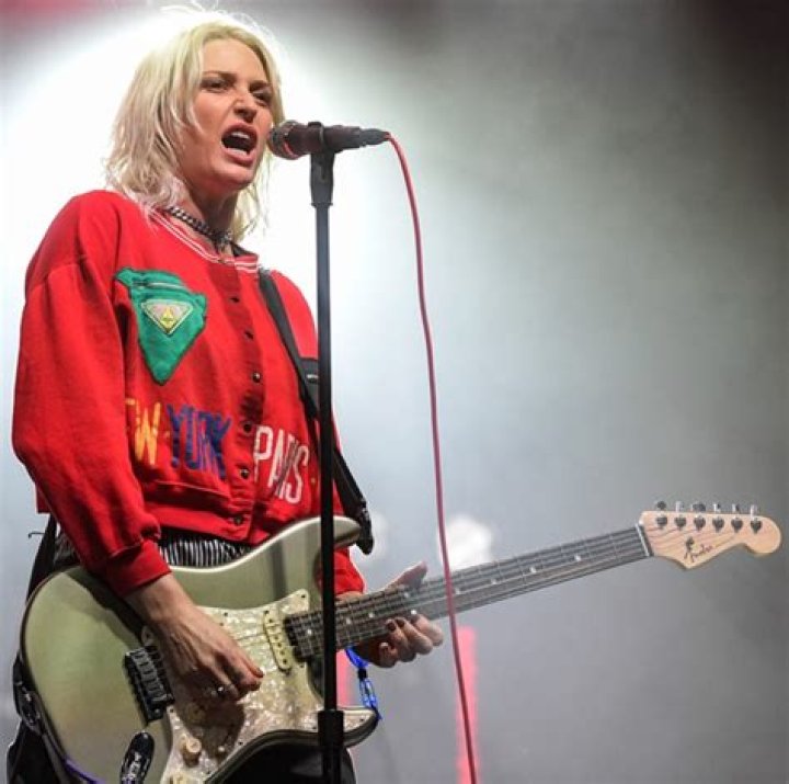 
Clare Armstrong Height, Weight, Net Worth, Age, Birthday, Wikipedia, Who, Nationality, Biography 