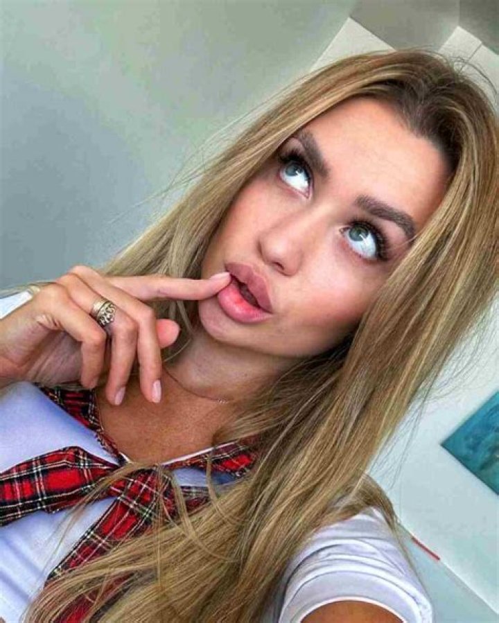 
Dani Welniak Height, Weight, Net Worth, Age, Birthday, Wikipedia, Who, Nationality, Biography 