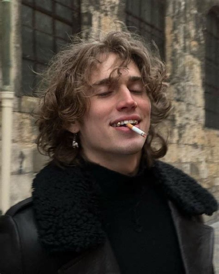 
“Didn’t you quit smoking”: Vinnie Hacker receives backlash after posing with cigarette in latest Instagram post 