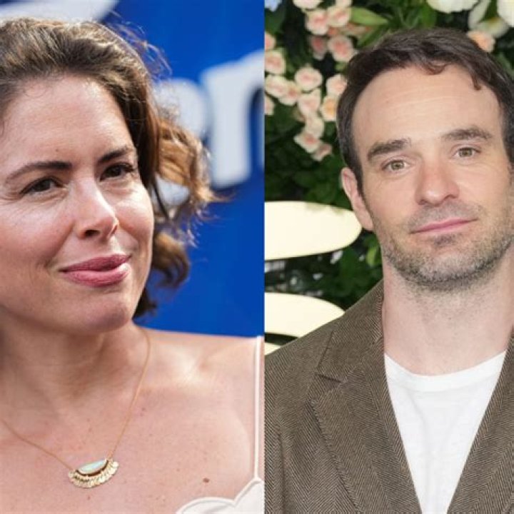 
Inside The Personal Life of Samantha Thomas as Charlie Cox’s Wife 