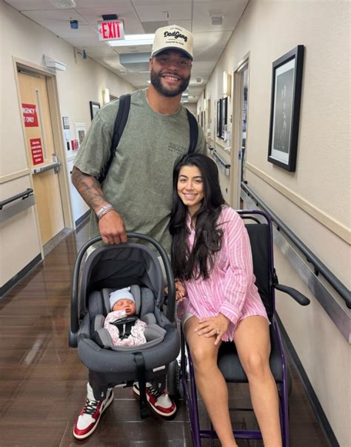 
Is Sarah Jane Seymour Gay? Learn More About The Conversations With Friends Actress 