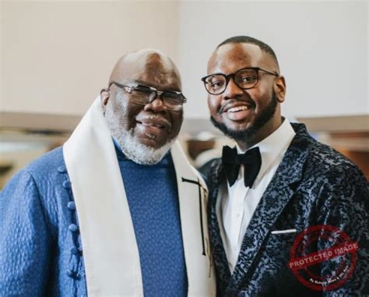 
Is Tony Armstrong Gay? Age, Height, Net Worth 