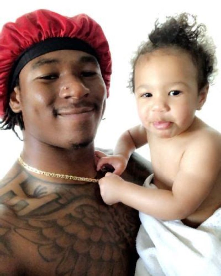 
Jamaal Williams Daughter Kyekye Looks Exactly Like Him And That Lions Jersey Fits Her Well 