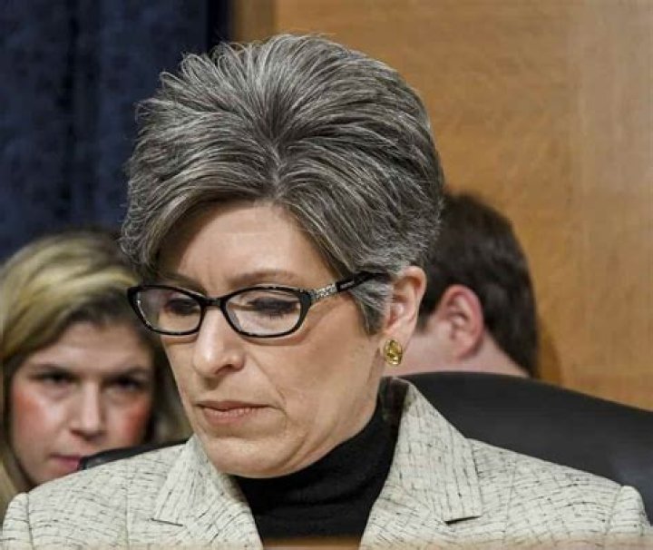 Joni Ernst Height, Weight, Net Worth, Age, Birthday, Wikipedia, Who, Nationality, Biography