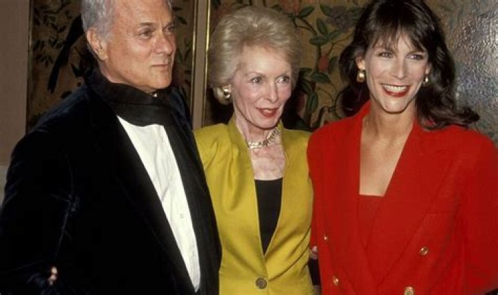 Who are Anne Curtiss Parents? Anne Curtis Biography, Parents Name, Nationality and More